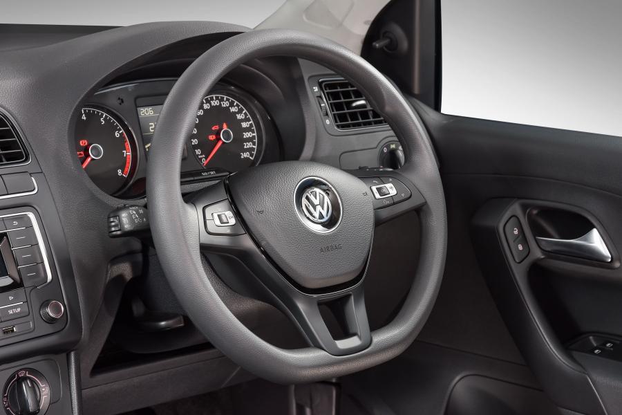 Панель приборов Volkswagen Polo Vivo (Typ 6C) 2018 года  (ZA) (фото 5 из 12)
